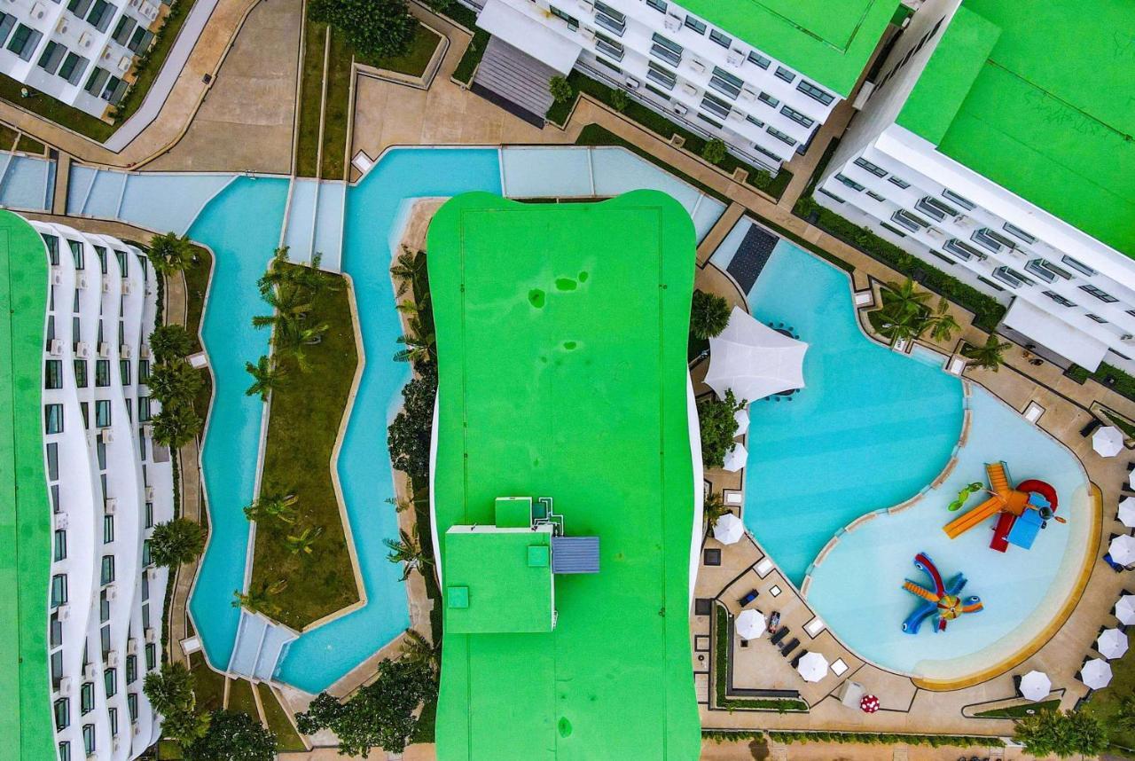 Wyndham La Phuket מלון